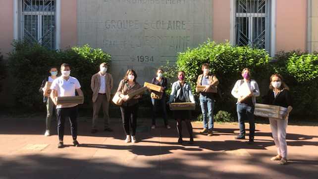 Don d'ordinateurs à l'école la Fontaine
