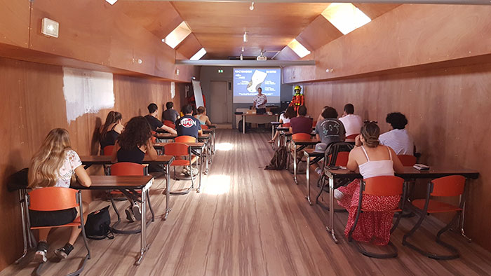 La salle de formation de la SNSM Lyon sur la péniche le Pacha. - 3 
