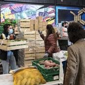 Installation de cagettes de produits alimentaires